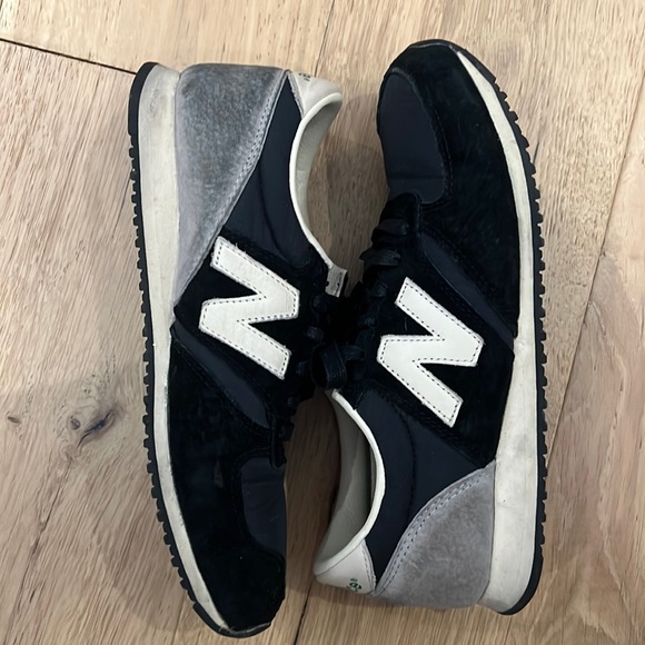 New Balance 420, Unisex, Black with grey, great condition, size 6m 7.5w - Picture 1 of 6